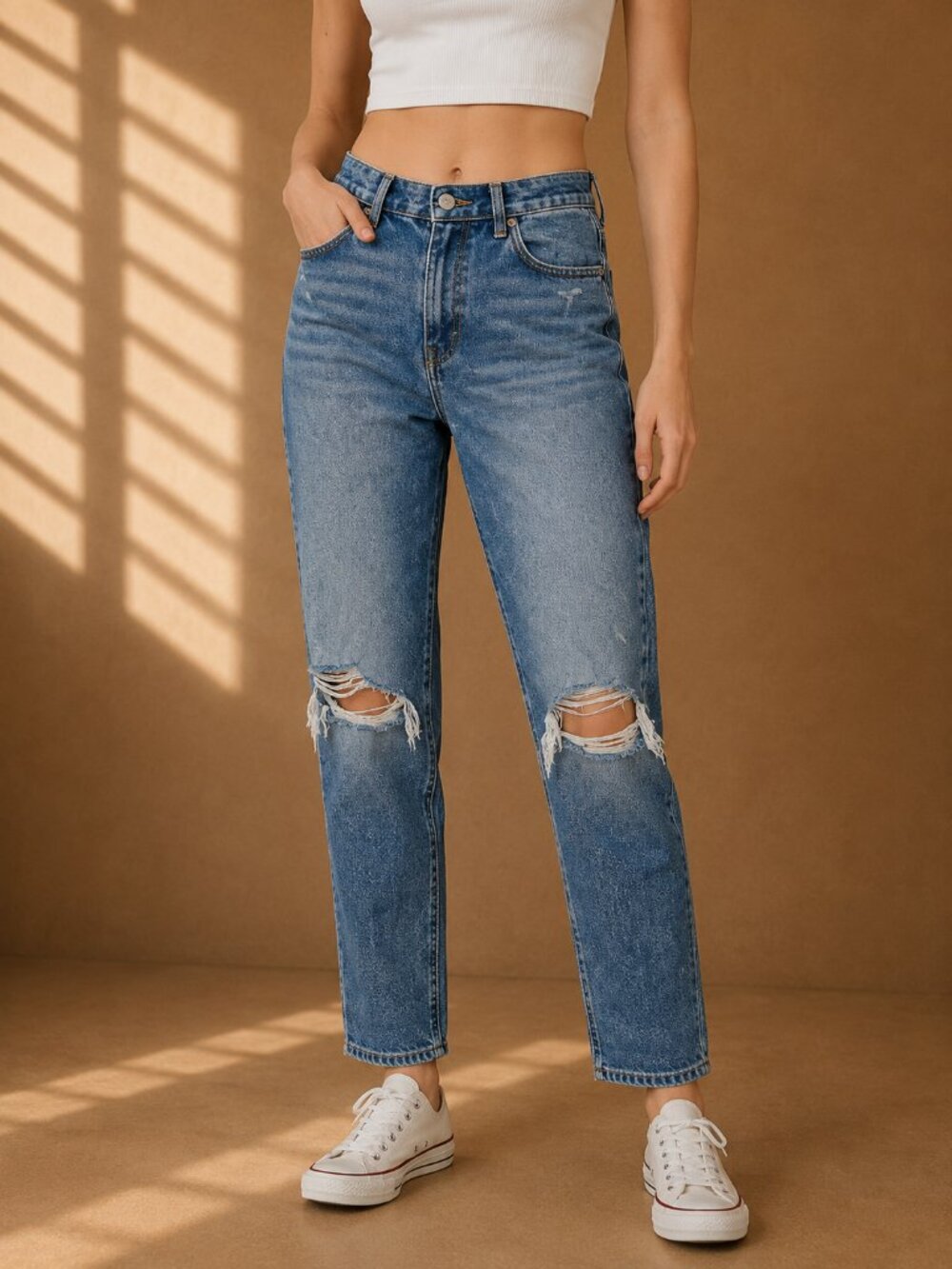 💜 2 for $25 💜 American Eagle Stretch Distressed‎ Mom Jeans (Women’s 00)